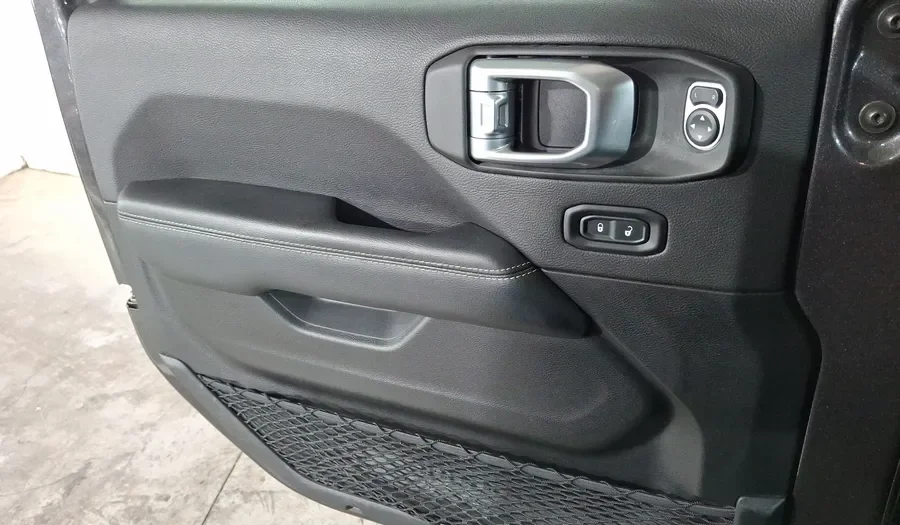 Foto 2 de Jeep Wrangler 2.0